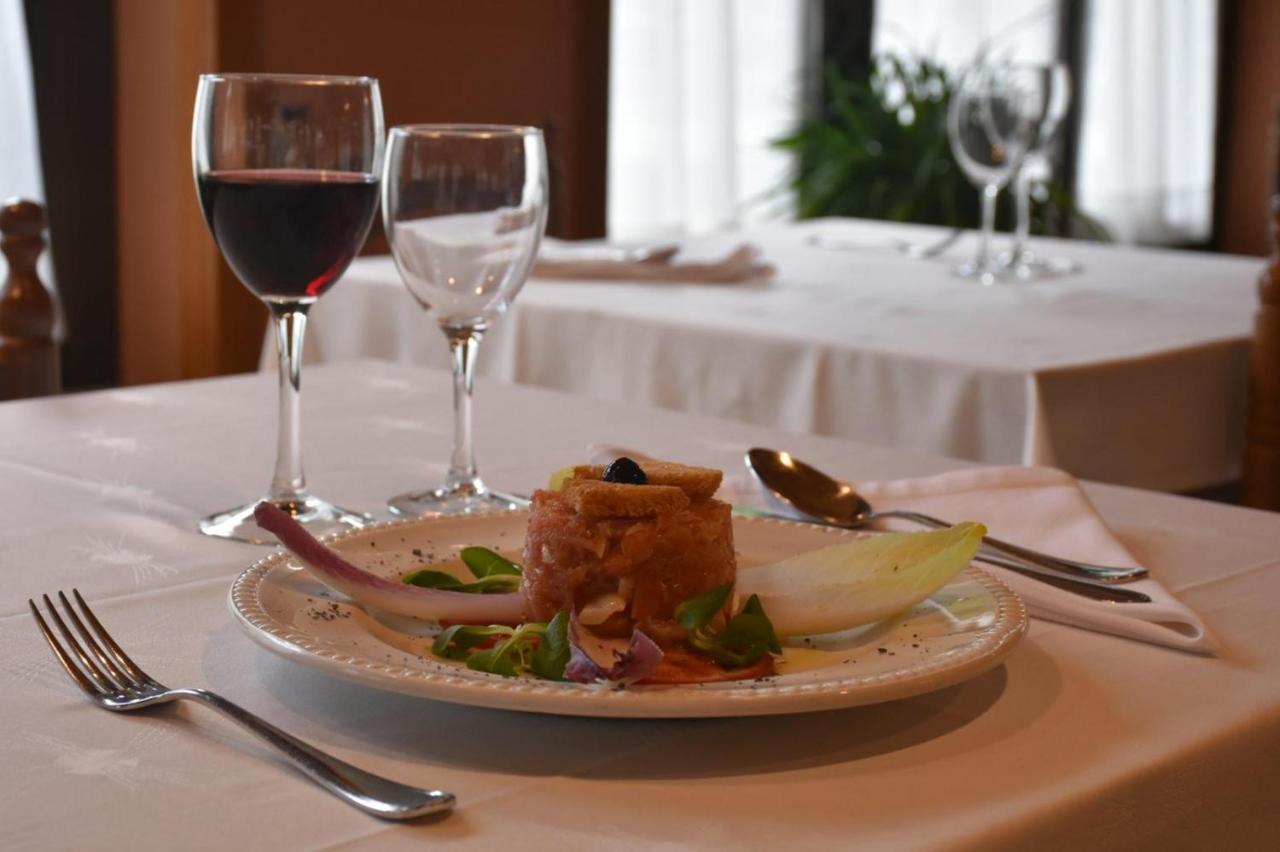 Hotel & Restaurante Pena Arrós エクステリア 写真