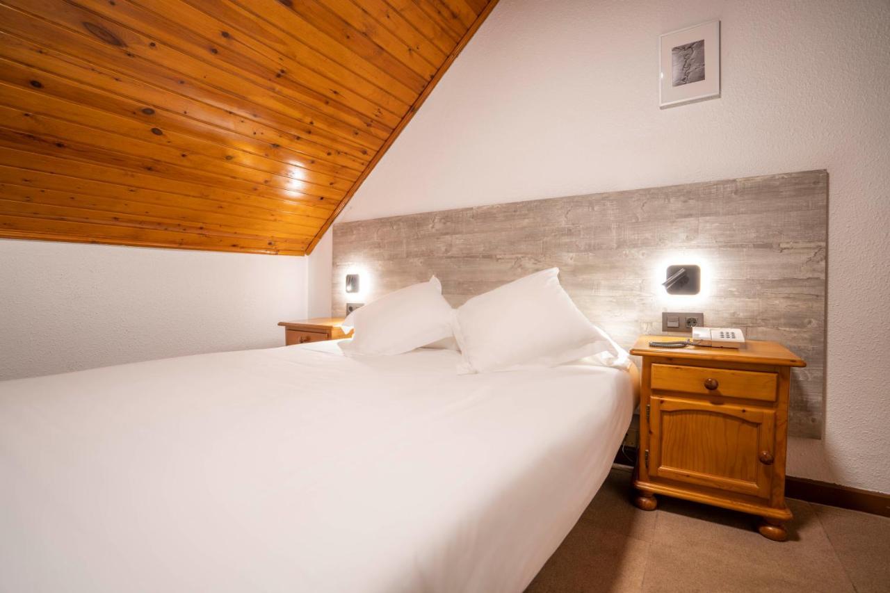 Hotel & Restaurante Pena Arrós エクステリア 写真