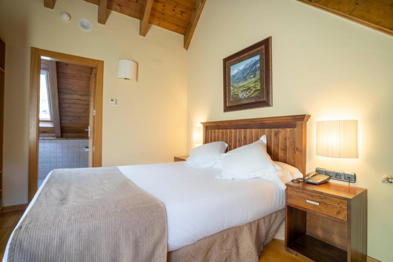 Hotel & Restaurante Pena Arrós エクステリア 写真