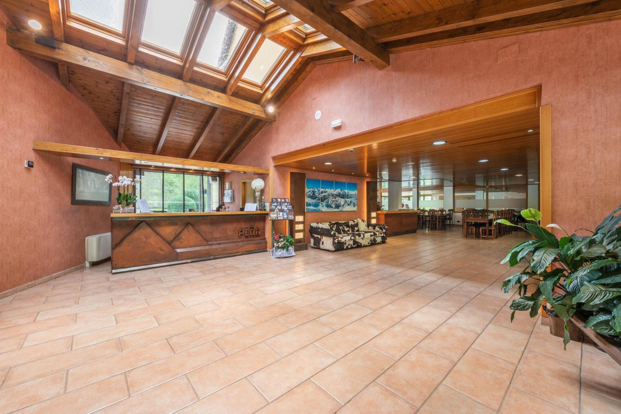 Hotel & Restaurante Pena Arrós エクステリア 写真
